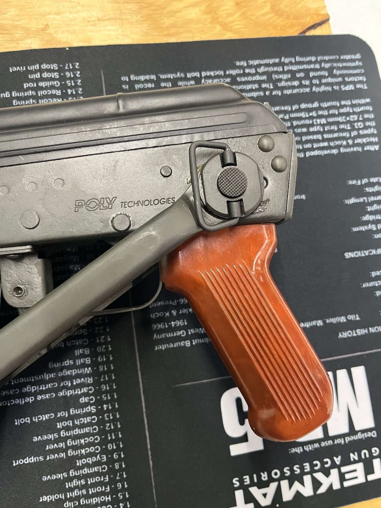 Polytech AKS-762 Underfolder - Axolotl Arms